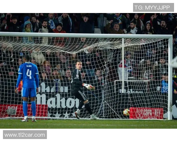 国王杯焦点战:多特蒙德与皇马激战成平局乌龙球引发全场热议